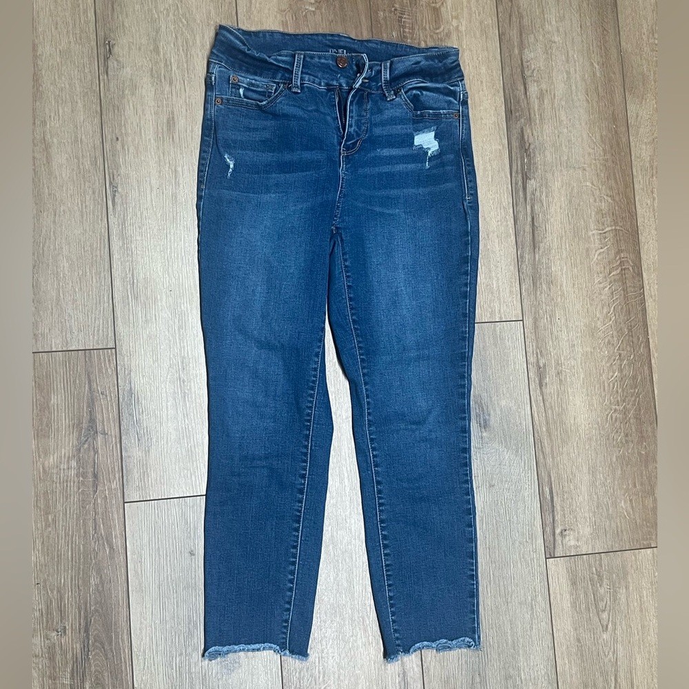 Time and Tru Dark Blue Mid Rise Ankle Jeans size 6